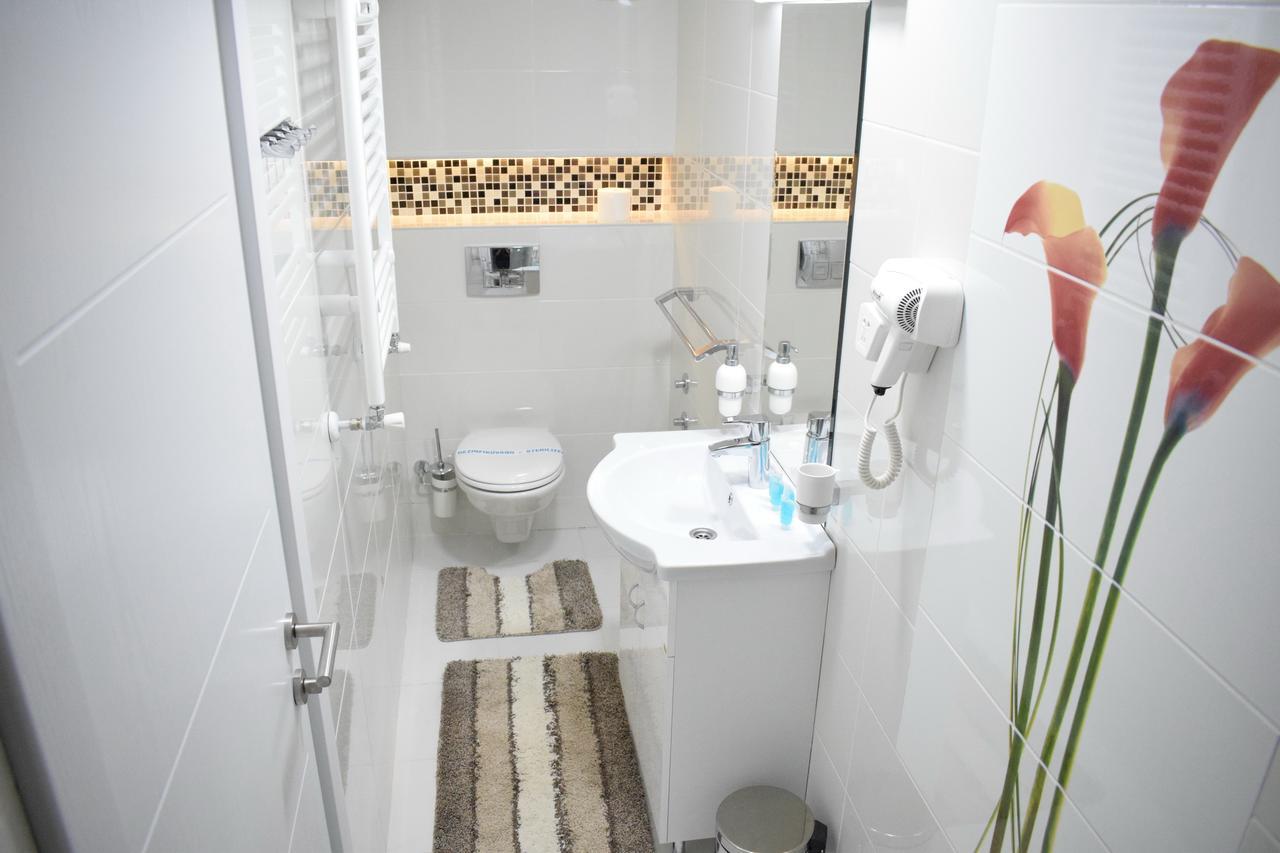 Hotel Omni Valjevo Luaran gambar