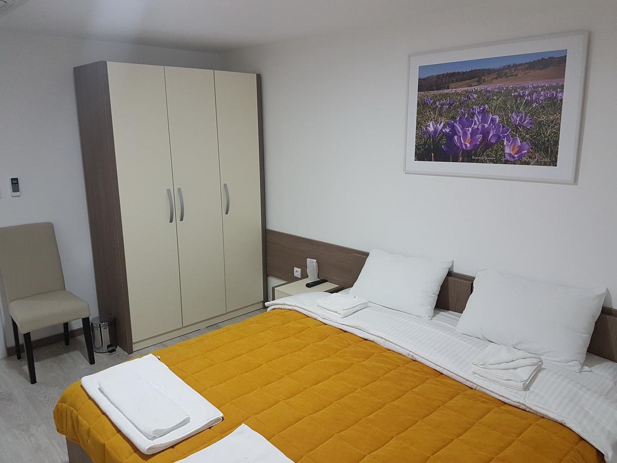 Hotel Omni Valjevo Luaran gambar